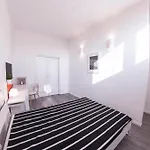 Unyca - 4 Bedroom In Apartment Florence